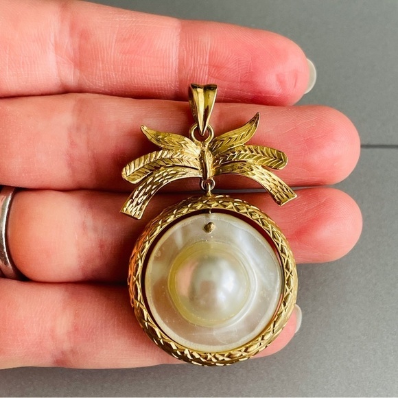 Estate 14k Yellow Gold Floating Mabe Pearl Ribbon Design Dangle Unique P… - Picture 6 of 9